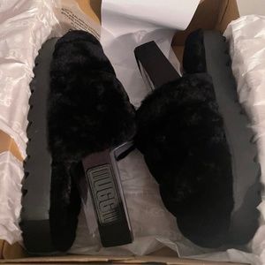 UGG Women's Super Fluff Slipper size 7